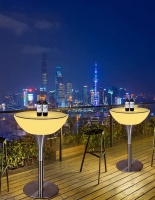 Стол светящийся квадратный на металическом основании 60х60х96